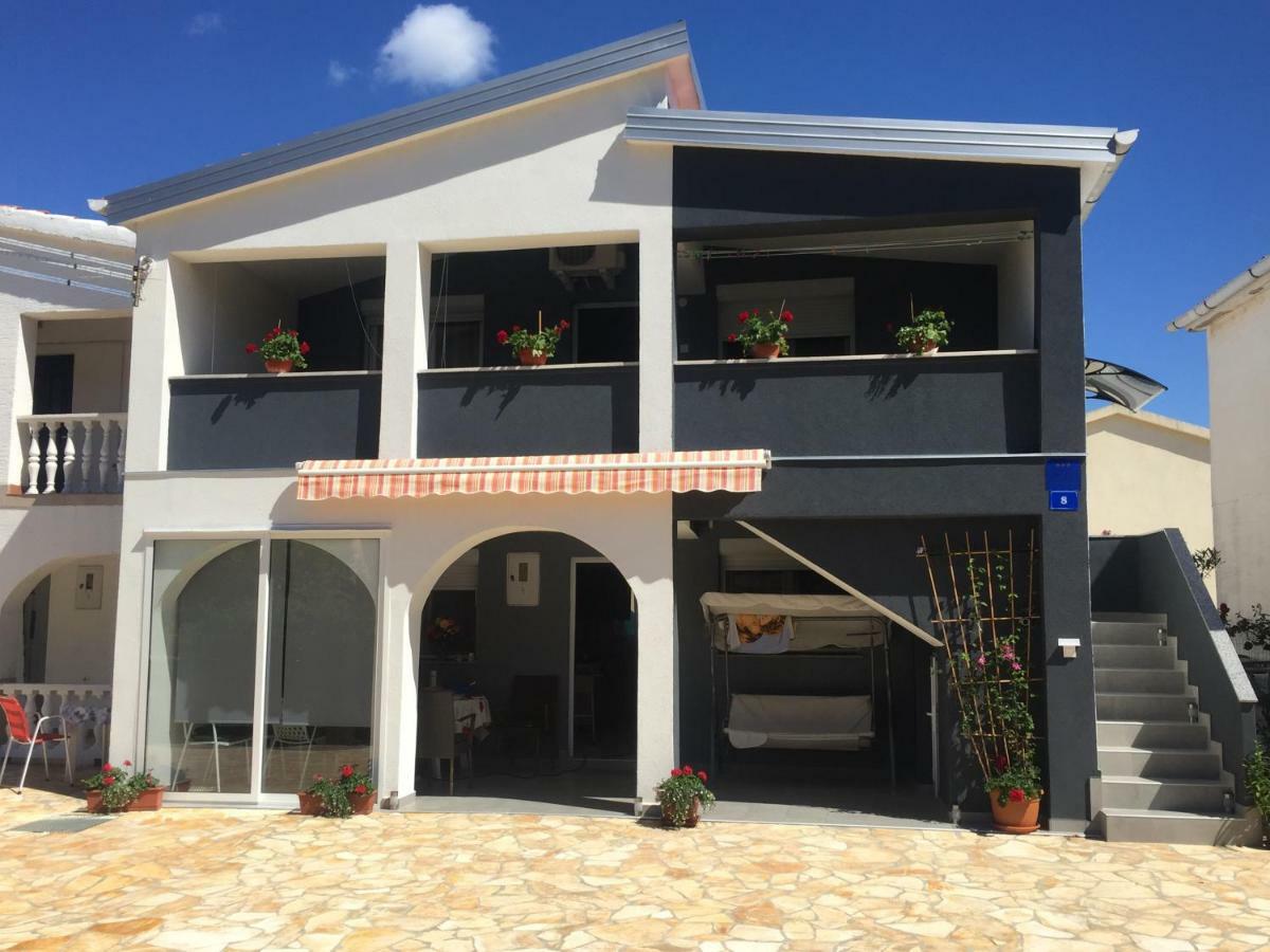 Apartment Roko Vir Exterior foto