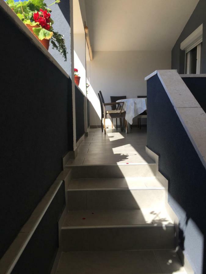 Apartment Roko Vir Exterior foto